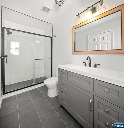 $4,300 | 220 Wayne Avenue, Unit C0220, Cliffside Park, NJ 07010