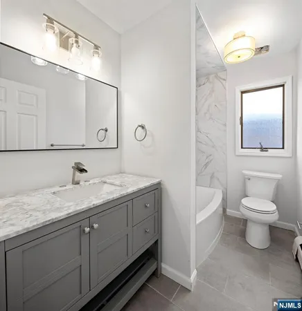 $4,300 | 220 Wayne Avenue, Unit C0220, Cliffside Park, NJ 07010
