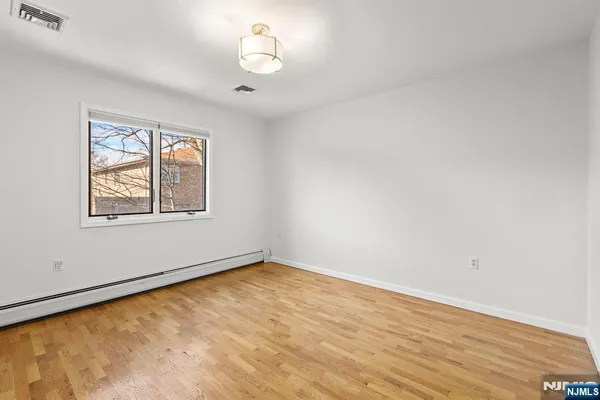 $4,300 | 220 Wayne Avenue, Unit C0220, Cliffside Park, NJ 07010