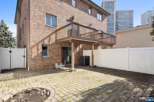 $4,300 | 220 Wayne Avenue, Unit C0220, Cliffside Park, NJ 07010