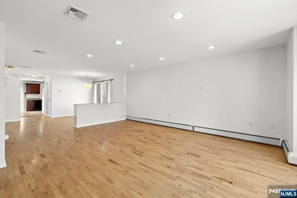 $4,300 | 220 Wayne Avenue, Unit C0220, Cliffside Park, NJ 07010