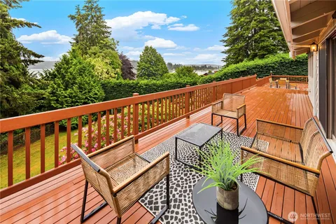 $1,100,000 | 22516 100th Place Southwest, Vashon, WA 98070