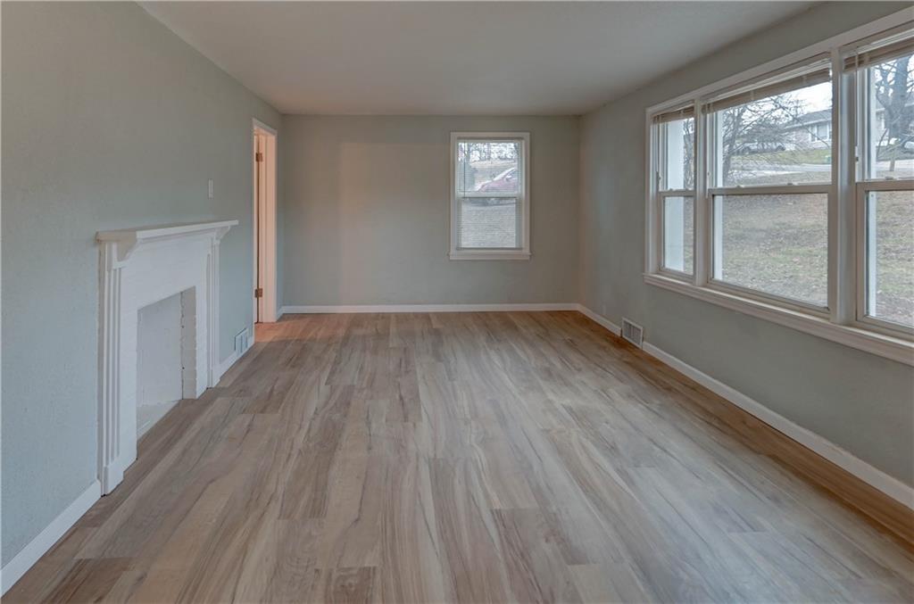 1204 East Salisbury Road Independence, MO 64050 - Photo 16 of 33