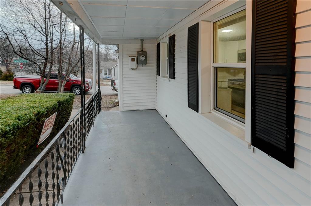 1204 East Salisbury Road Independence, MO 64050 - Photo 2 of 33