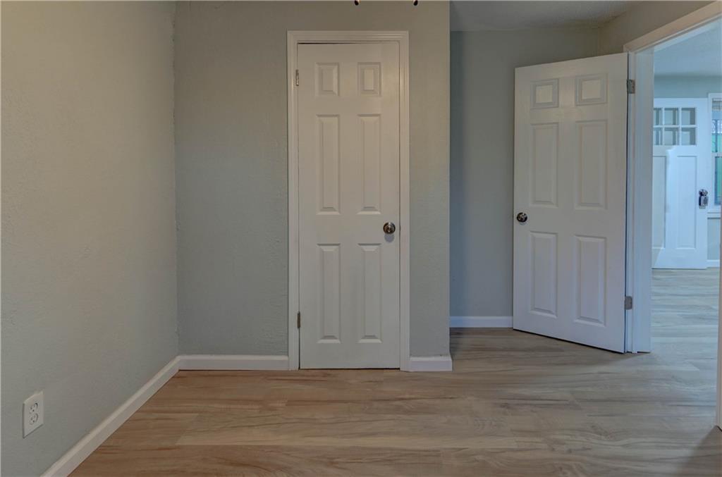 1204 East Salisbury Road Independence, MO 64050 - Photo 23 of 33