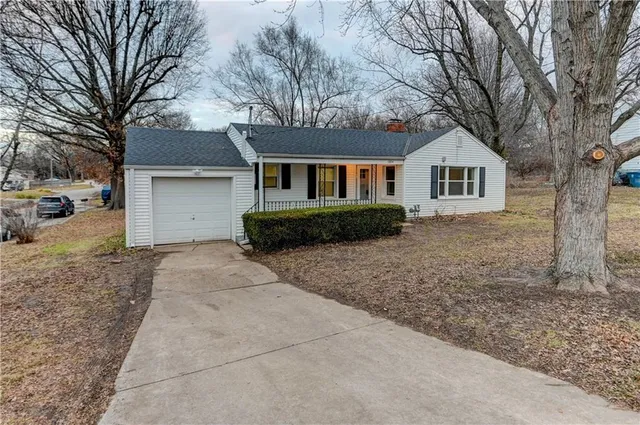 $179,000 | 1204 East Salisbury Road, Independence, MO 64050