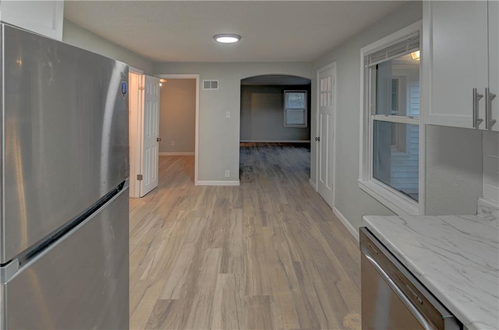 1204 East Salisbury Road Independence, MO 64050 - Photo 5 of 33