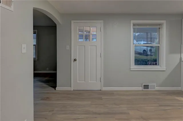 $179,000 | 1204 East Salisbury Road, Independence, MO 64050