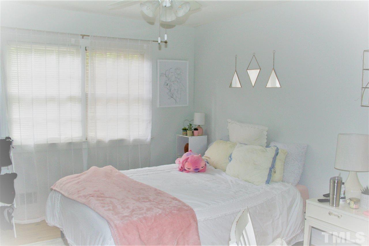 2803 Everett Avenue Raleigh, NC 27607 - Photo 17 of 26