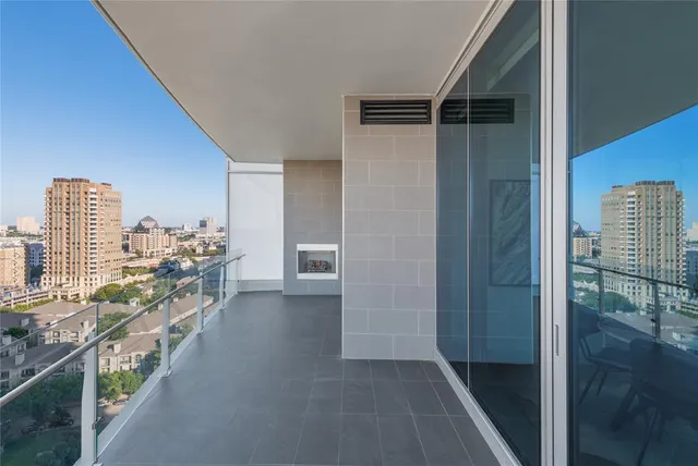 $1,100,000 | 3130 North Harwood Street, Unit 1605, Dallas, TX 75201