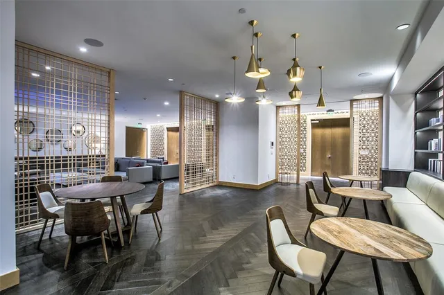 $1,100,000 | 3130 North Harwood Street, Unit 1605, Dallas, TX 75201