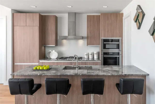 $1,100,000 | 3130 North Harwood Street, Unit 1605, Dallas, TX 75201