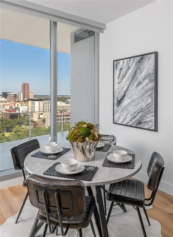$1,100,000 | 3130 North Harwood Street, Unit 1605, Dallas, TX 75201