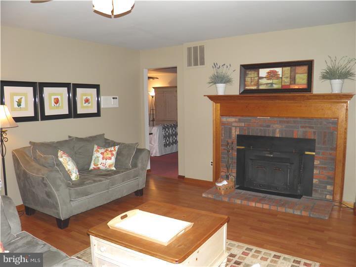 109 Salina Road Sewell, NJ 08080 - Photo 7 of 25 Family Room