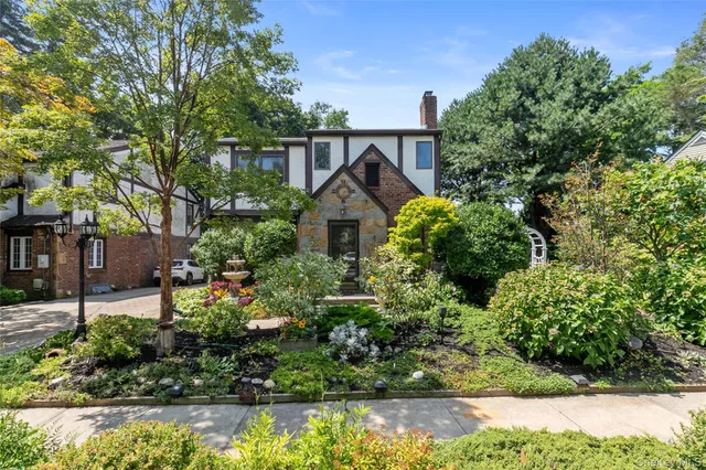 $1,588,000 | 73 Jayson Avenue, Great Neck, NY 11021