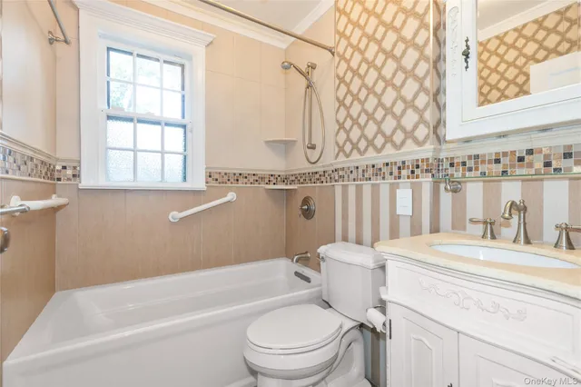 $1,588,000 | 73 Jayson Avenue, Great Neck, NY 11021