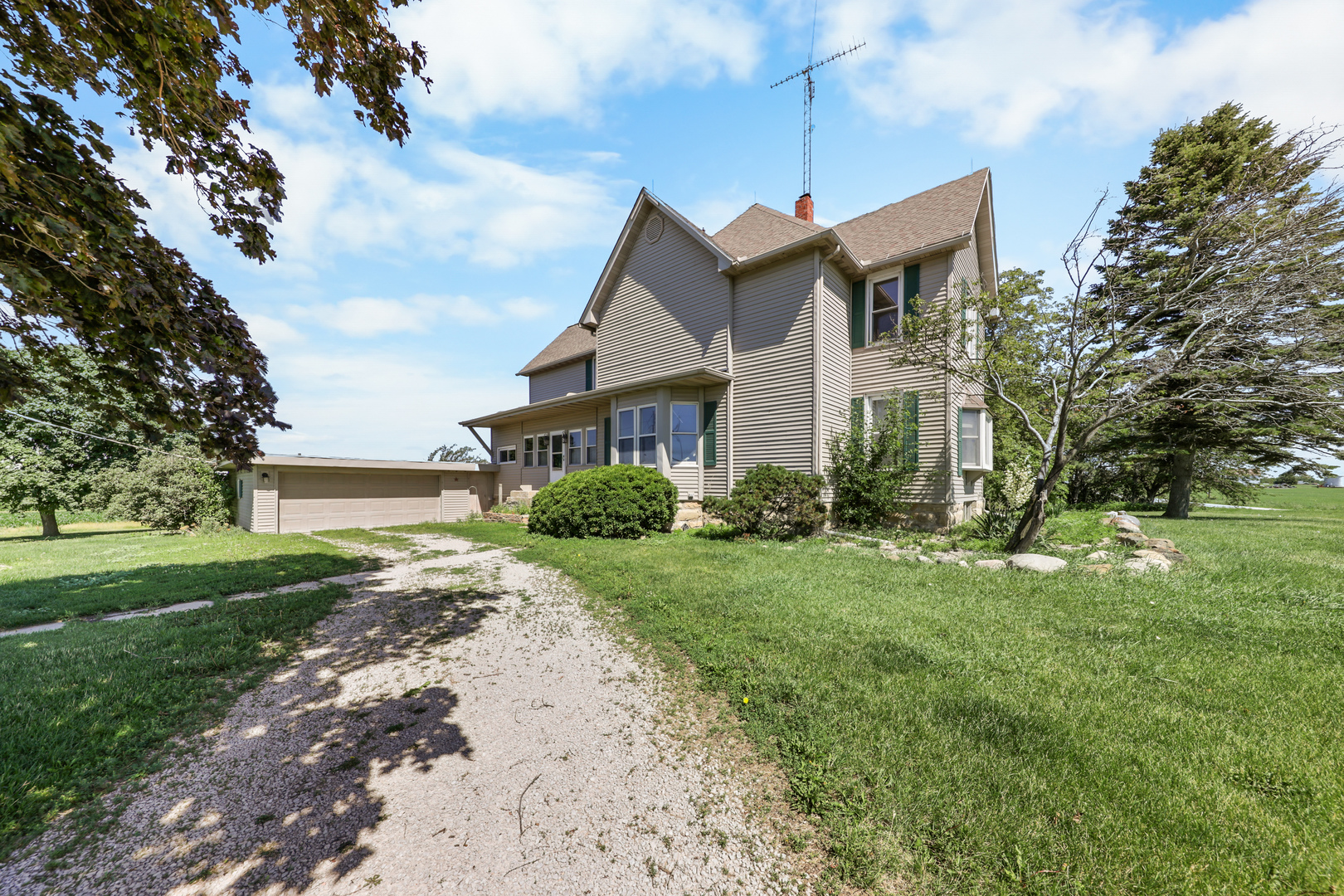 3447 East 27th Road Marseilles, IL 61341 - Photo 2 of 26