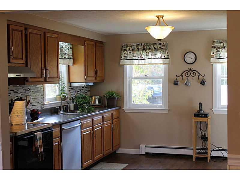 347 Fort Hill Road Gorham, ME 04038 - Photo 4 of 18 Kitchen.