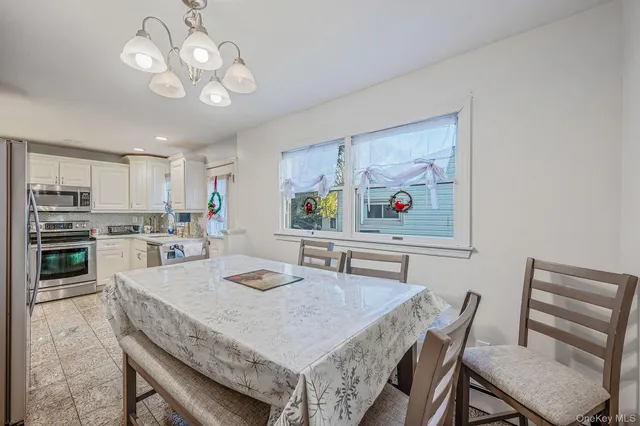 $815,000 | 15 Macon Street, Lindenhurst, NY 11757