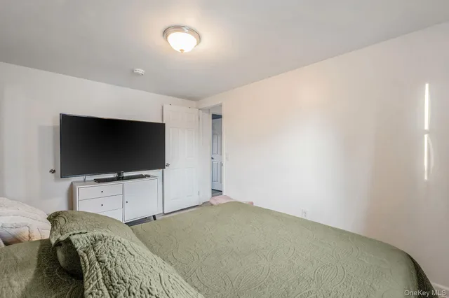 $815,000 | 15 Macon Street, Lindenhurst, NY 11757