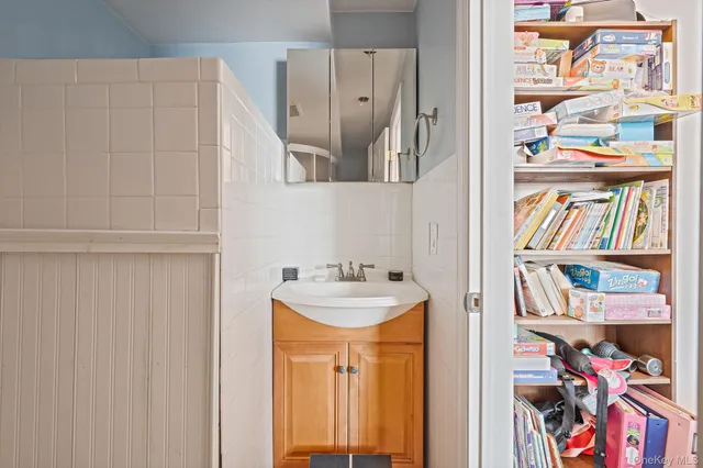 $815,000 | 15 Macon Street, Lindenhurst, NY 11757