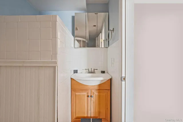 $815,000 | 15 Macon Street, Lindenhurst, NY 11757