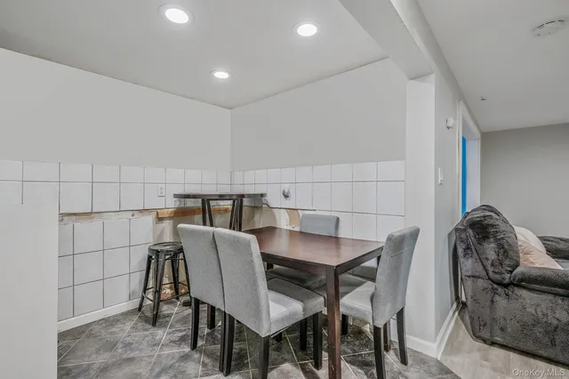 $815,000 | 15 Macon Street, Lindenhurst, NY 11757