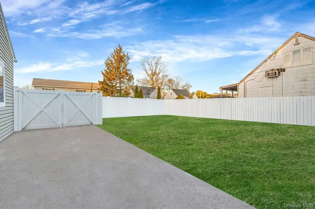 $815,000 | 15 Macon Street, Lindenhurst, NY 11757