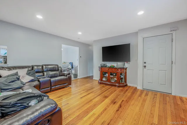 $815,000 | 15 Macon Street, Lindenhurst, NY 11757