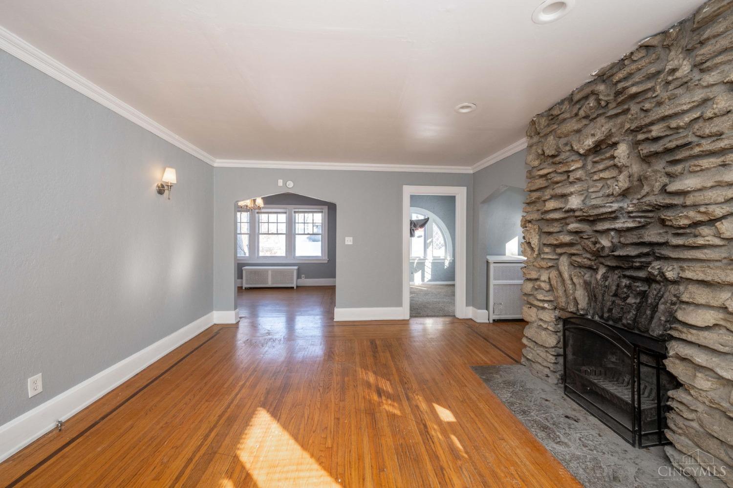 5347 Fox Road Cincinnati, OH 45239 - Photo 7 of 35
