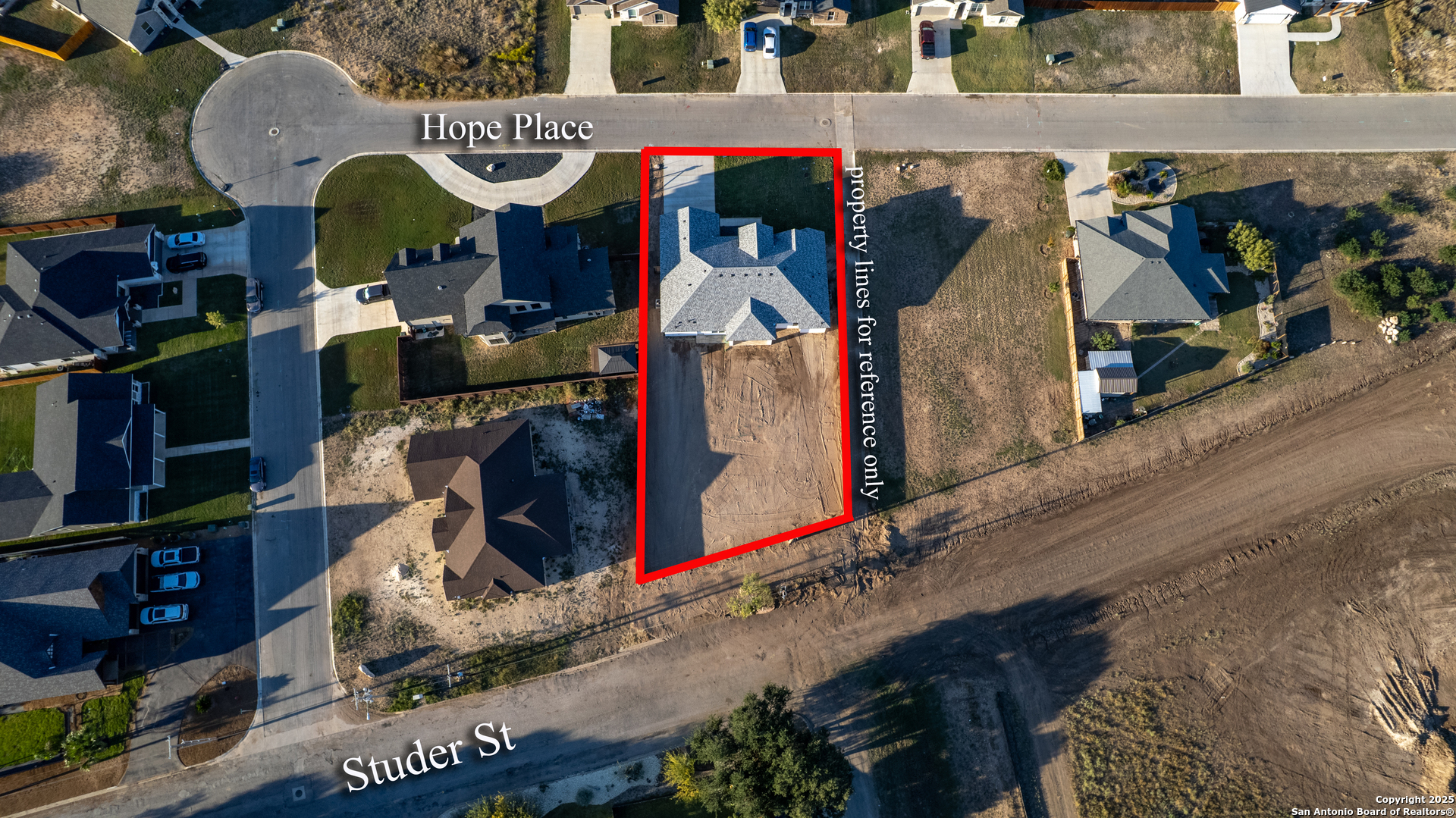 14 Hope Place Uvalde, TX 78801 - Photo 3 of 38 a view of entryway