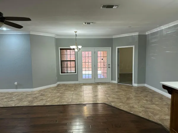 $299,900 | 2 Cambridge Place, Borger, TX 79007