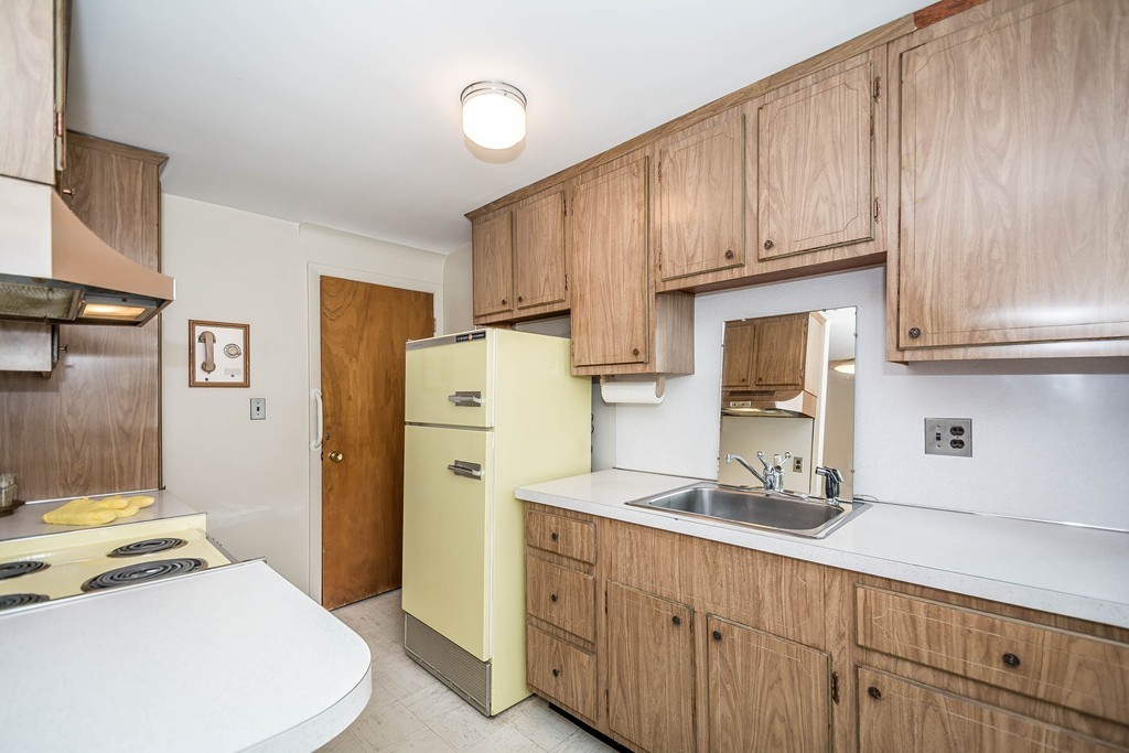 36 Emerson Gardens Road, Unit 36 Lexington, MA 02420 - Photo 8 of 25 Gallery Image 8
