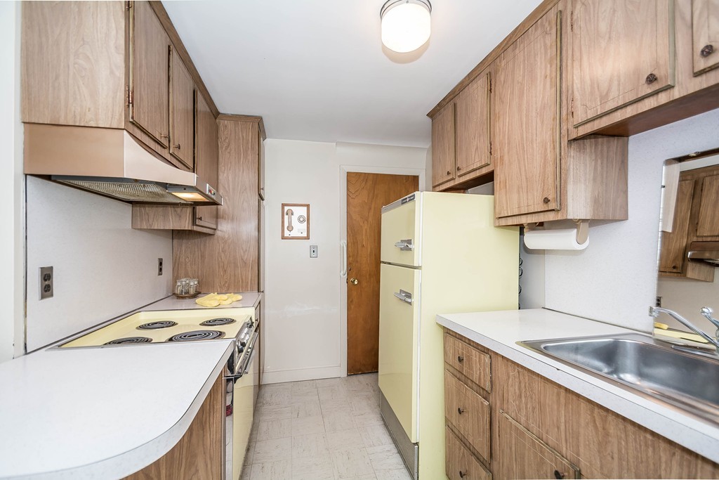 36 Emerson Gardens Road, Unit 36 Lexington, MA 02420 - Photo 9 of 25 Gallery Image 9