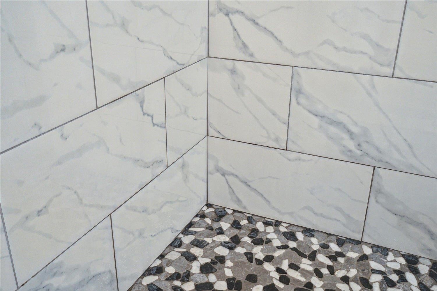 1001 Yorktown Road Collierville, TN 38017 - Photo 21 of 40 Beautiful tile work in Primary Shower