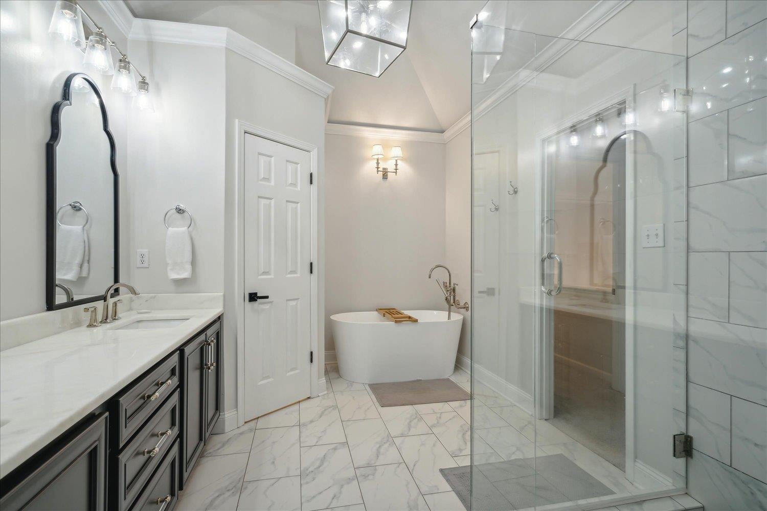 1001 Yorktown Road Collierville, TN 38017 - Photo 22 of 40 Separate soaker tub, shower and double sinks