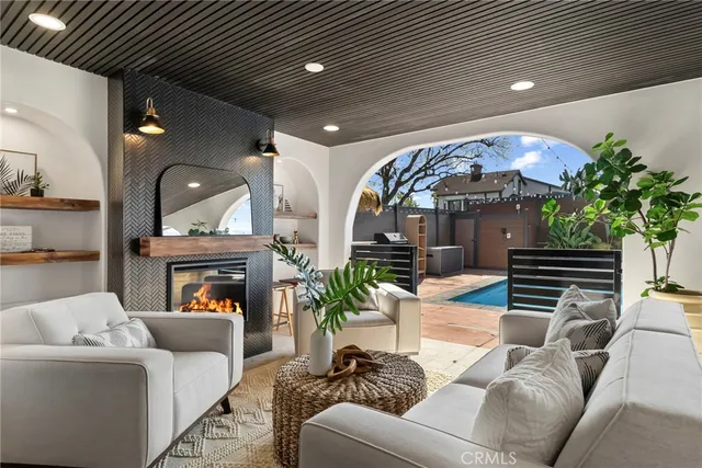 $1,388,000 | 10821 Rustic Lane, Anaheim, CA 92804