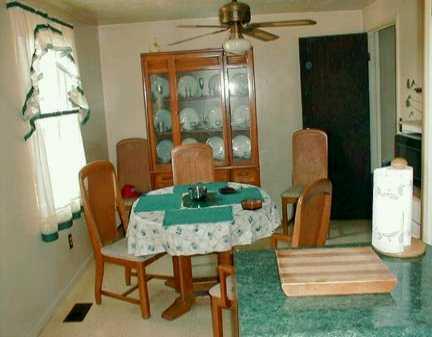 245 East Union Road Cheswick, PA 15024 - Photo 5 of 8 Kitchen.