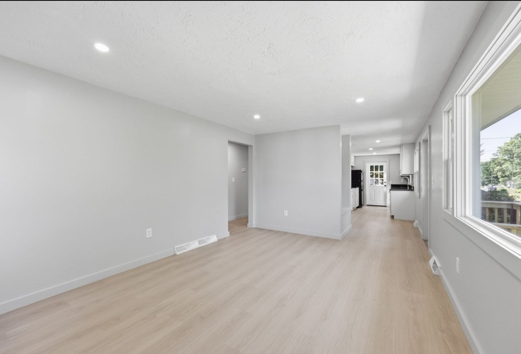 71 Beech Street Palmer, MA 01069 - Photo 18 of 38