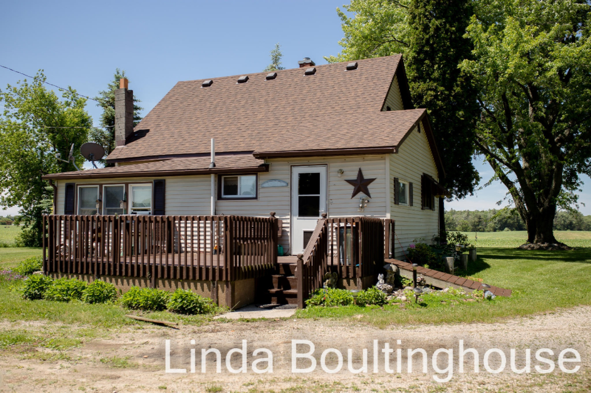 4890 North Brown Road Stanton, MI 48888 - Photo 6 of 38 Spacious deck.