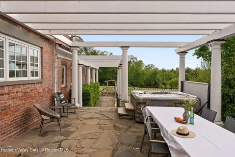 $1,200,000 | 1830 Highway 32, Saugerties, NY 12477
