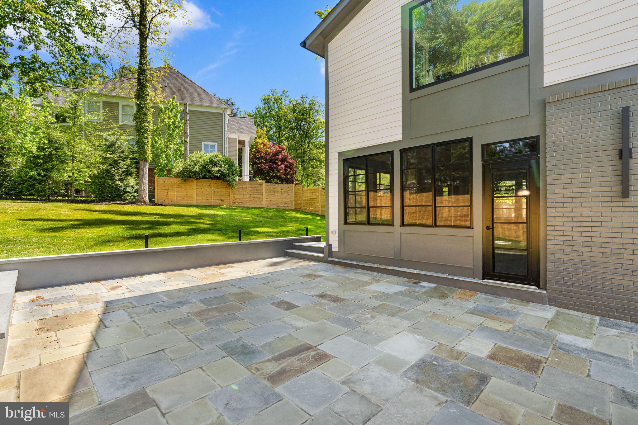 4825 Great Oak Road Rockville, MD 20853 - Photo 11 of 82