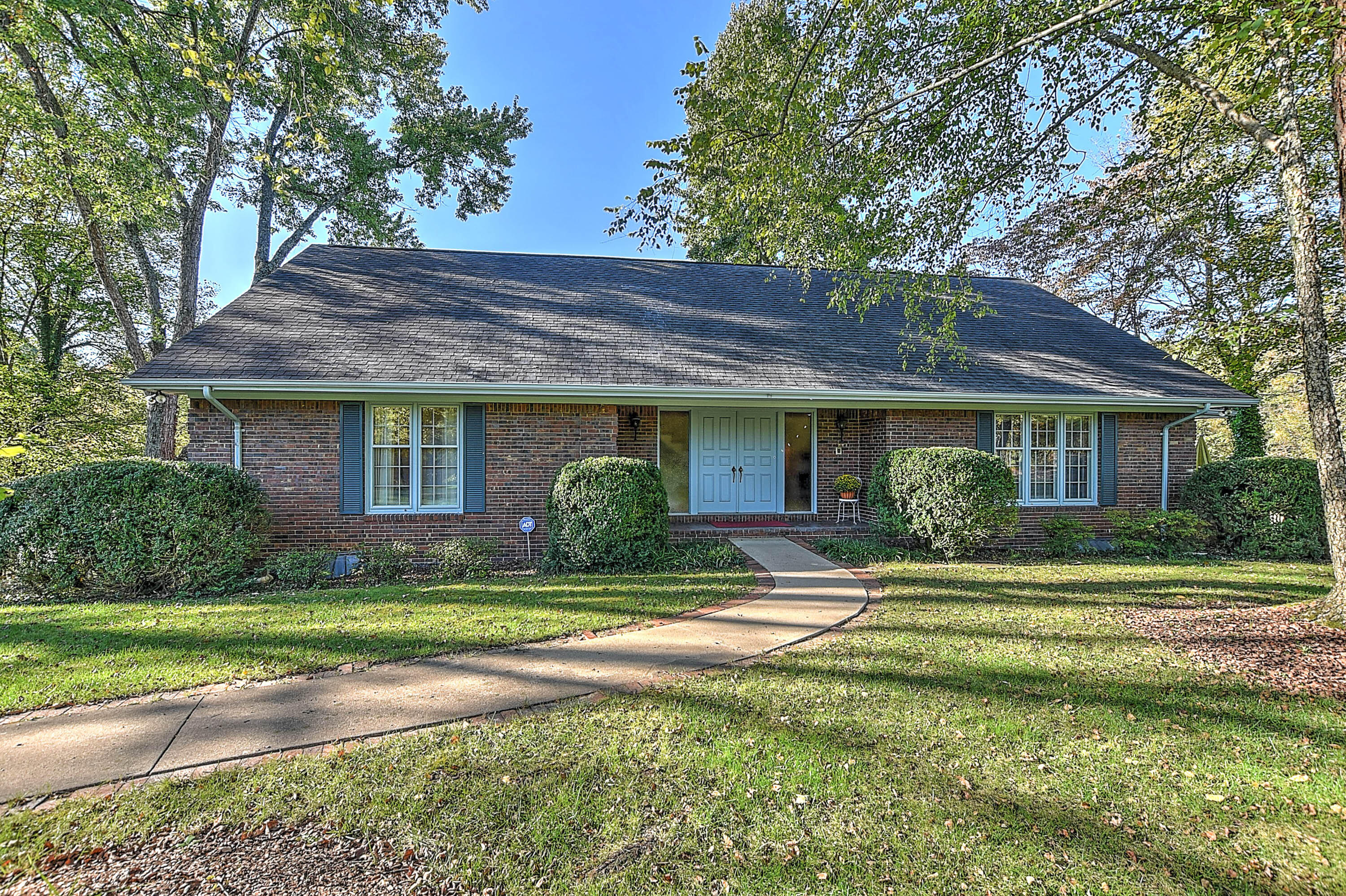 5308 Orebank Road Kingsport, TN 37664 - Photo 1 of 69 Orebank-9