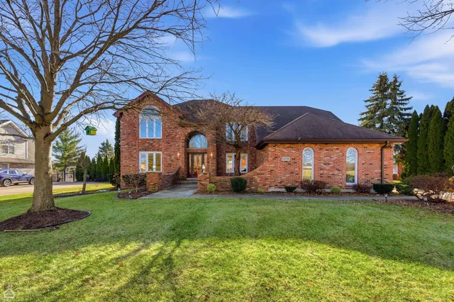 $699,900 | 13725 Kit Lane, Lemont, IL 60439