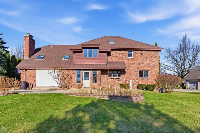 $699,900 | 13725 Kit Lane, Lemont, IL 60439