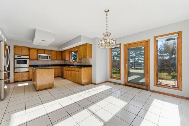 $699,900 | 13725 Kit Lane, Lemont, IL 60439