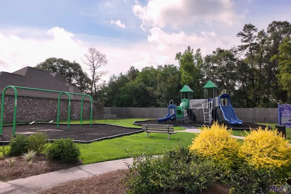 $365,000 | 30979 Ridgeway Drive, Walker, LA 70785