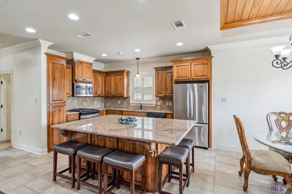 $365,000 | 30979 Ridgeway Drive, Walker, LA 70785