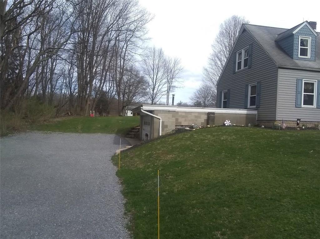 808 North Liberty Road Grove City, PA 16127 - Photo 3 of 17 LEFT SIDE