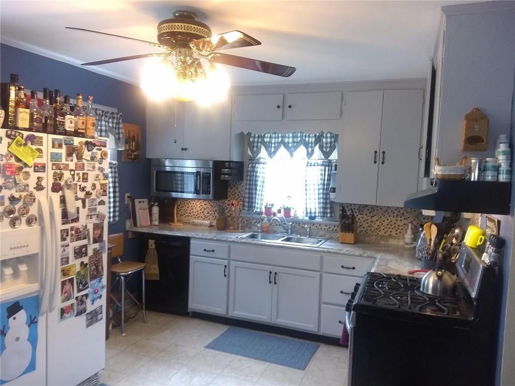 808 North Liberty Road Grove City, PA 16127 - Photo 7 of 17 KITCHEN